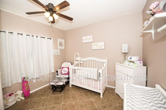 Building Photo - 12700 N Rodeo Land