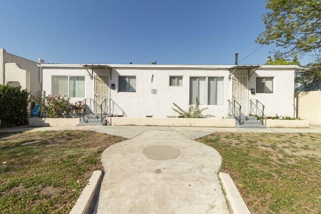 Building Photo - 425 W Garfield Ave