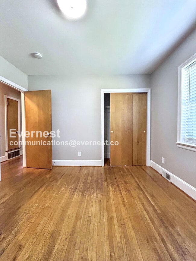 Building Photo - 6728 Kemp St