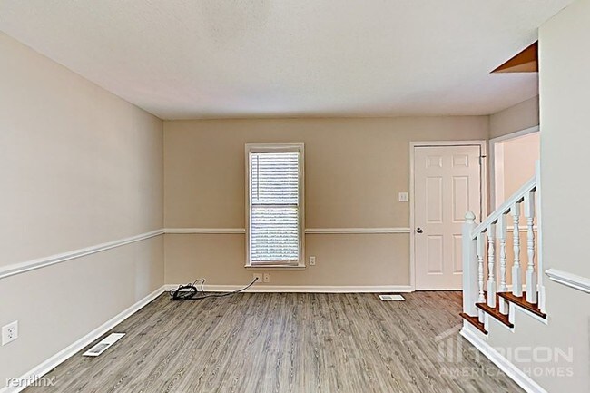 Foto del edificio - 820 Shadow Lake Dr