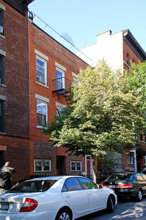 Primary Photo - 228 Pacific St