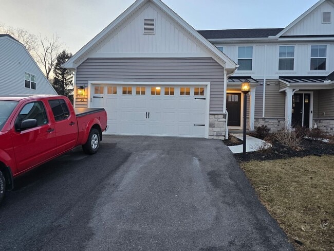 Building Photo - Stunning 2024 Newly Built Duplex Home - 3 ...