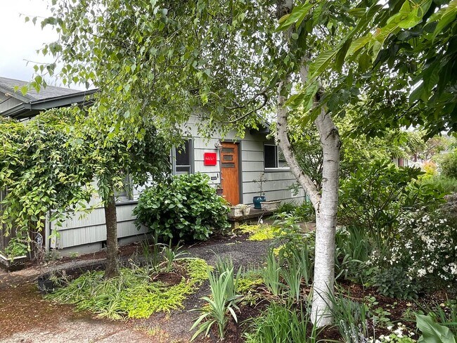 Foto del edificio - 2 Bedroom 1 Bath ~ Solar Savings, Incredib...