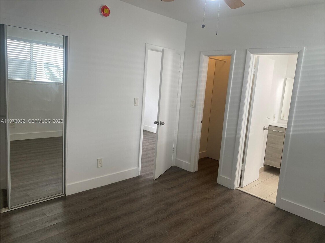 Building Photo - 479 SW 3rd St