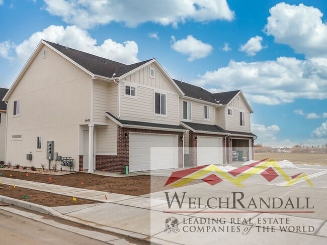 Building Photo - Beautiful 3 Bed 2.5 Bath Townhome in West ...