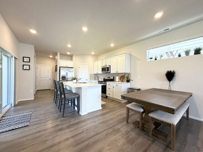 Foto del edificio - Stunning 2024 Bonney Lake/Tehaleh Home