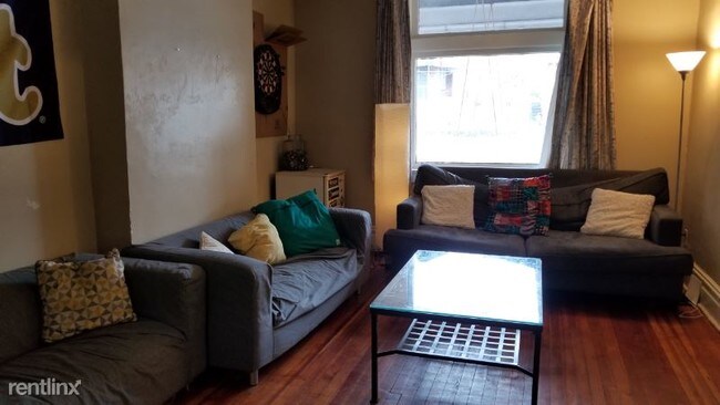Foto del edificio - 6 br, 3 bath House - 925 Bryn Mawr Rd