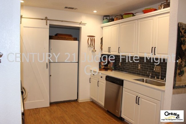 Building Photo - 17860 Windflower Way