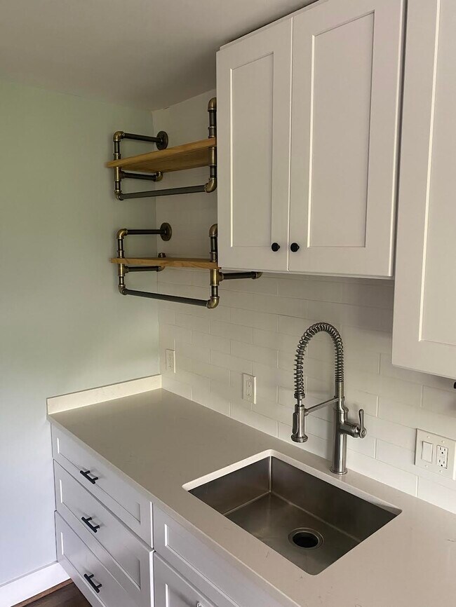 Foto del edificio - 2059 N Woodstock St