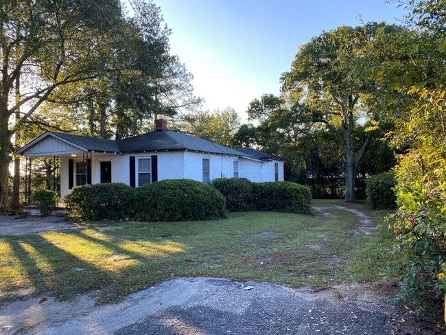 Building Photo - Northeast Home