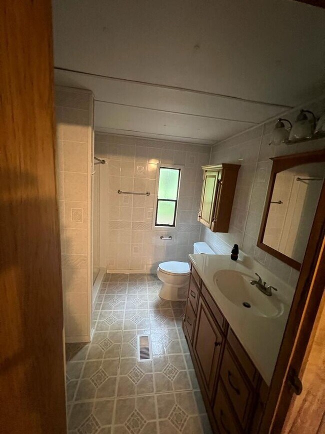 Foto del edificio - 3710 Stanley Dr