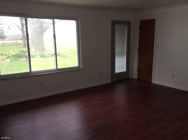 Building Photo - 6743 N Lapeer Rd
