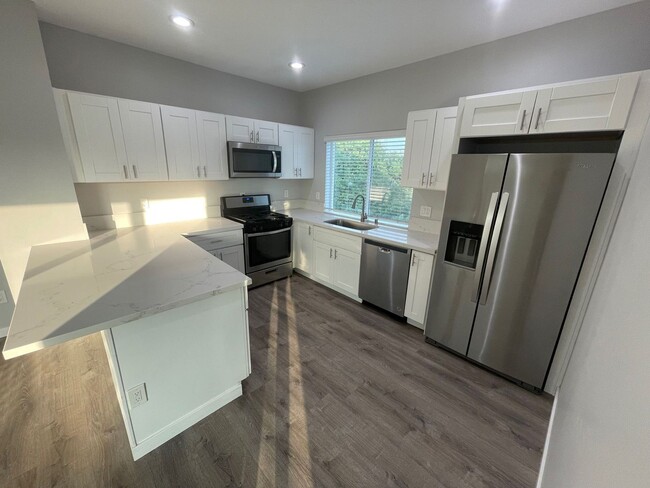 Foto del edificio - 4BD/2BA with great Yard!