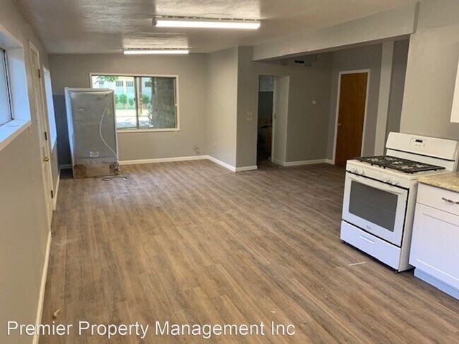 Building Photo - 1 br, 1 bath House - 246 1/2 W 14th St