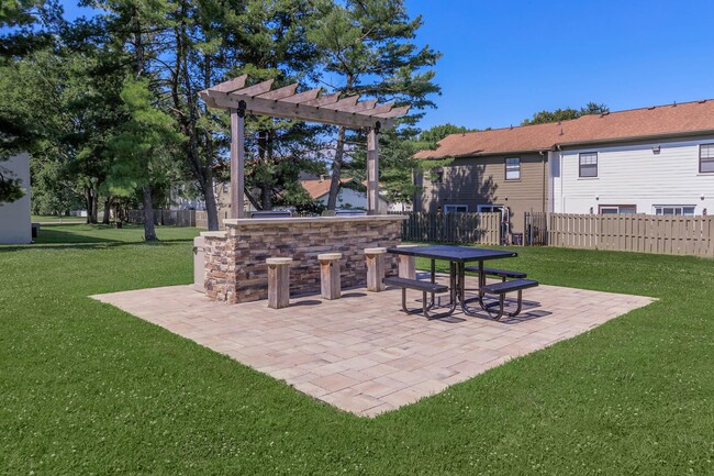 PEACEFUL PICNIC AND GRILLING AREAS - Colony House