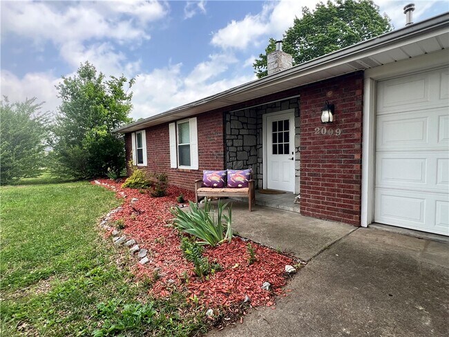 Building Photo - 2009 S 11th St