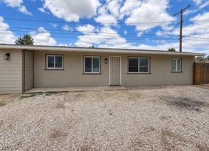 Building Photo - 40360 Mayberry Ave