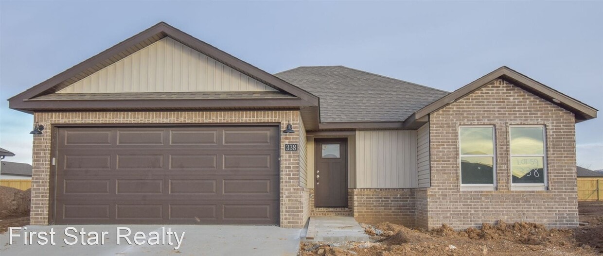 3 br, 2 bath House 338 N Wyandotte Street House Rental in