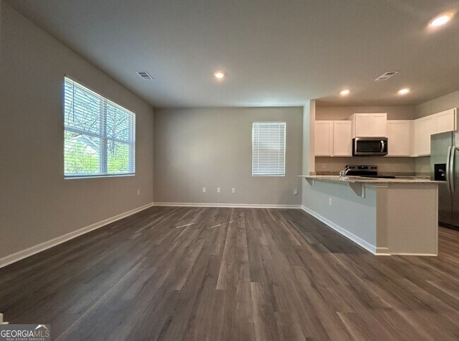 Building Photo - 18 Silverbell Ln NW