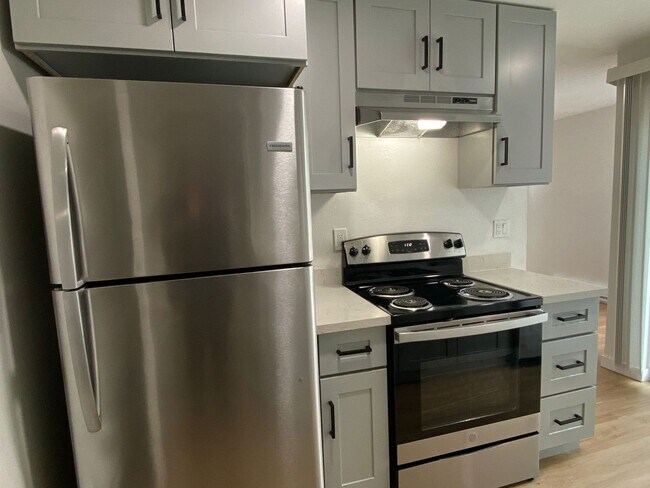 Foto del edificio - 6106-6108 29th St NE