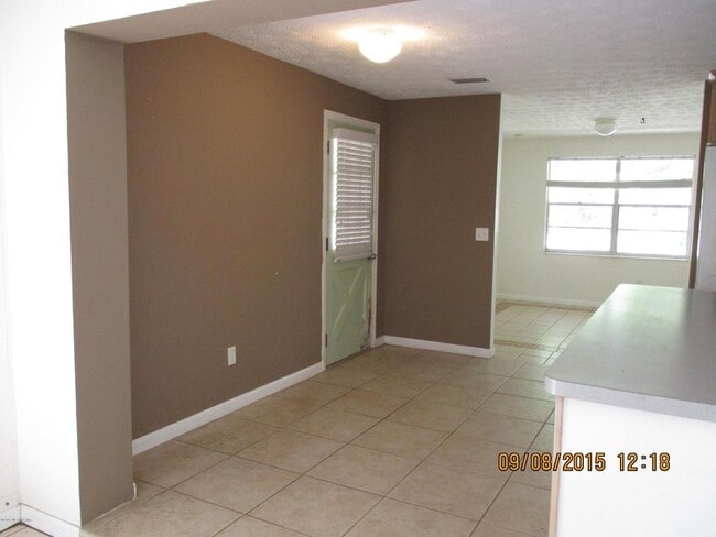 Building Photo - 481 Mako Dr