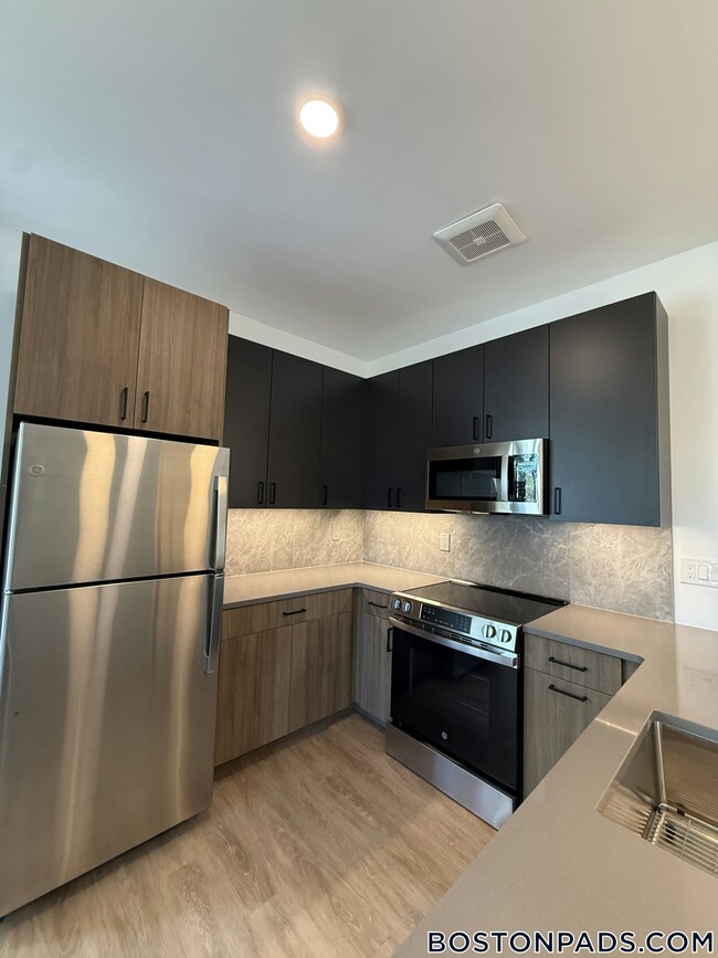 Building Photo - 199 Gardner St