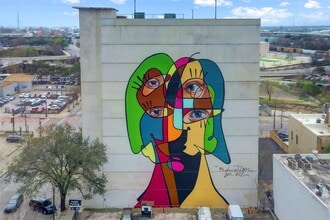 Building Photo - 915 Franklin St