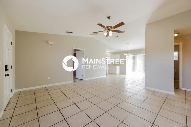 Foto del edificio - 3 Bedroom Pet-Friendly Home in Lehigh acres, FL with Main Street Renewal