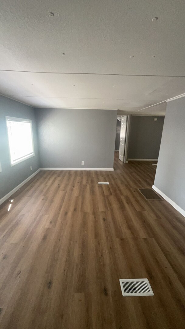 Foto del edificio - 2868 Mineola Dr