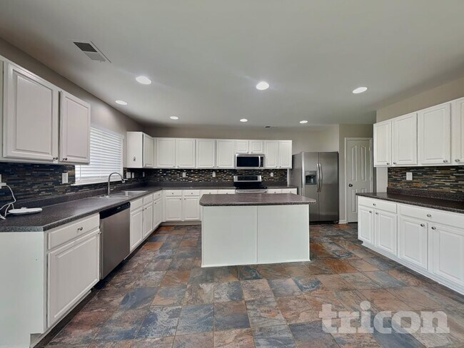 Foto del edificio - 310 Waterlemon Way