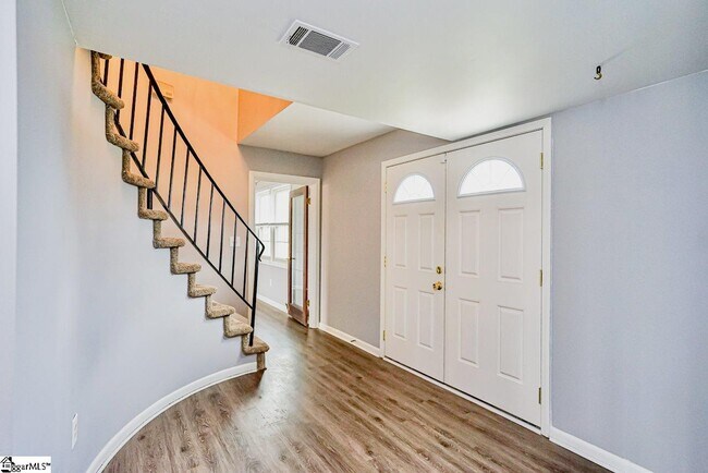 Foto del edificio - 418 Adams Mill Rd