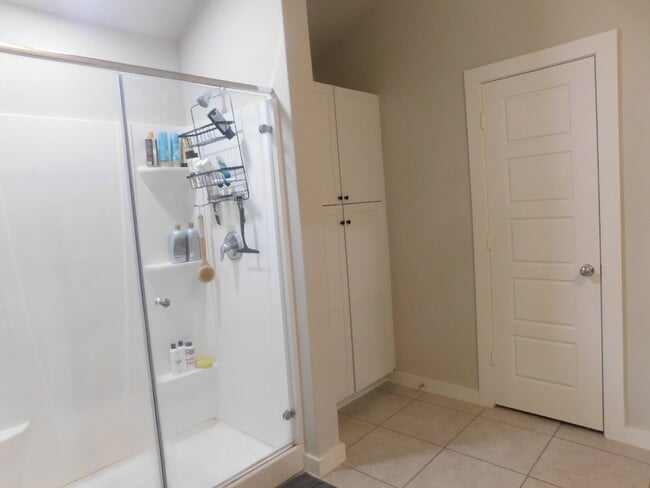 Foto del edificio - "Spacious 4-Bedroom Gem in San Antonio – Y...