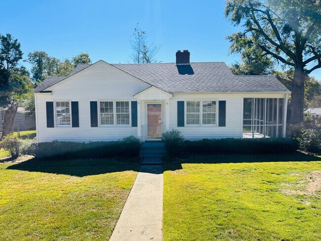 Building Photo - WOW! Completely renovated 2 bedroom home n...
