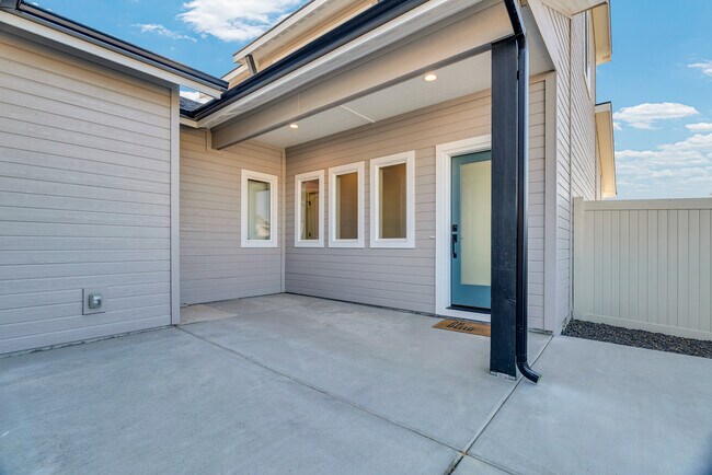 Foto del edificio - 6273 S Binky Ave