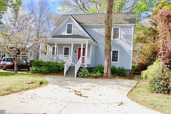 Photo - Location, location, location!  Lovely 2 be... House