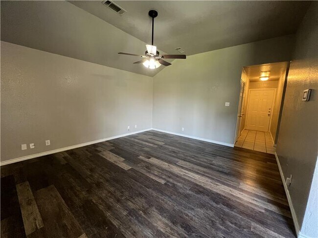 Foto del edificio - 3607 Crescent Dr