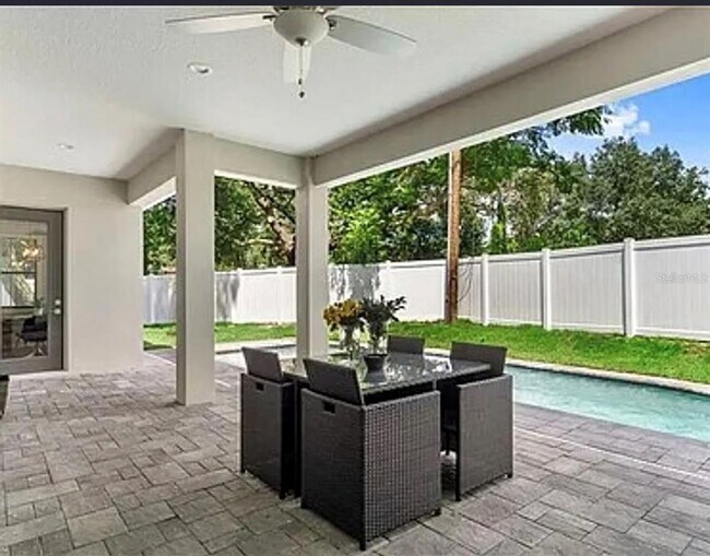 Foto del edificio - 2234 Howard Dr