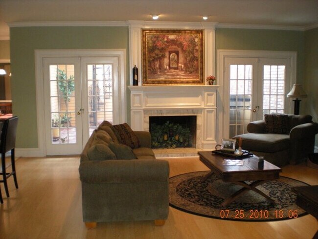 Building Photo - 1310 E James unit 13