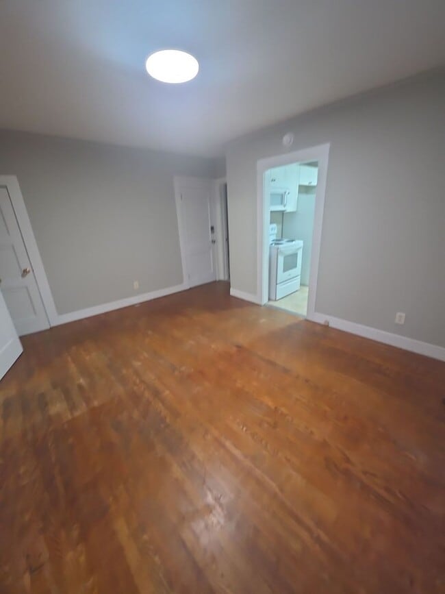 Building Photo - Single-Level 1-Bedroom Home with Yard and Covered Porch in Sparta