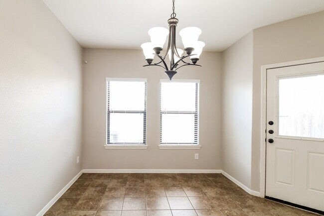 Foto del edificio - 6623 Sharpstone Creek Ln