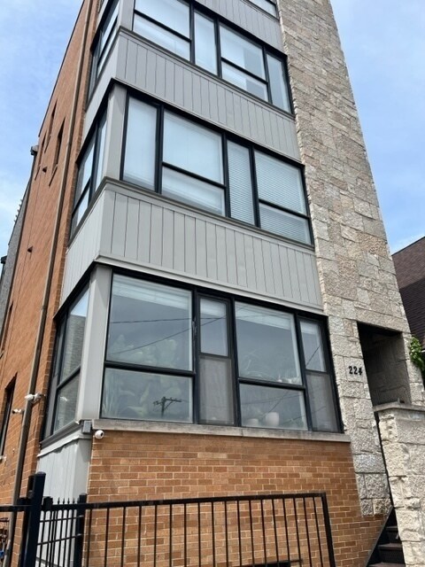 Building Photo - 224 S Oakley Blvd