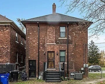 Vista posterior - 613 Belmont St