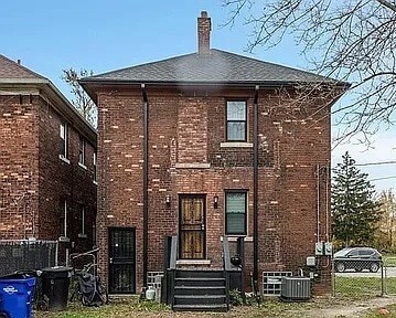 Back view - 613 Belmont St