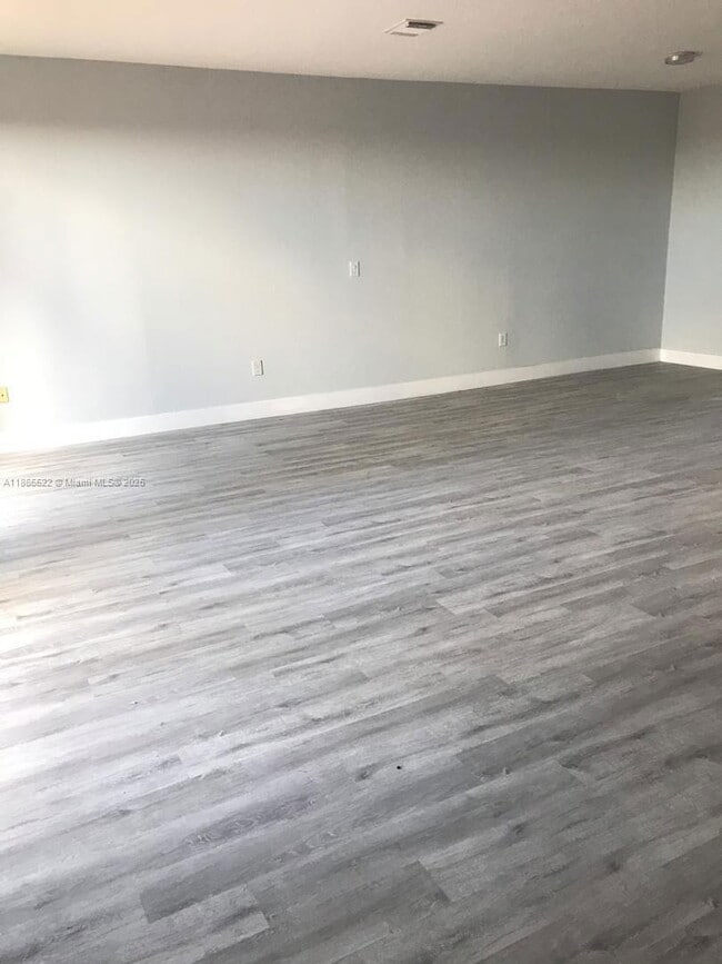 Foto del edificio - 8478 SW 166th Pl