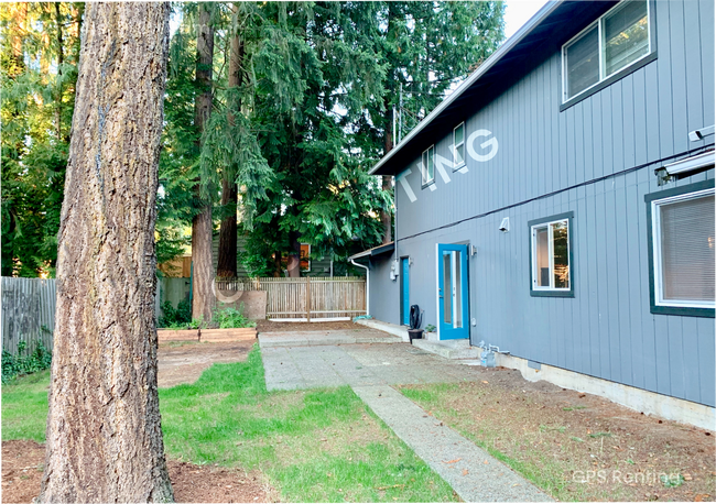 Building Photo - Edmonds 3bd beautifully updated home!