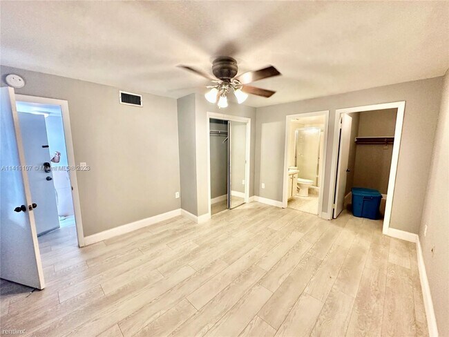 Building Photo - 2 br, 2 bath Condo - 7801 Abbott Ave Apt 405