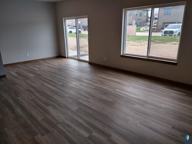 Foto del edificio - 6124 Copper Ln