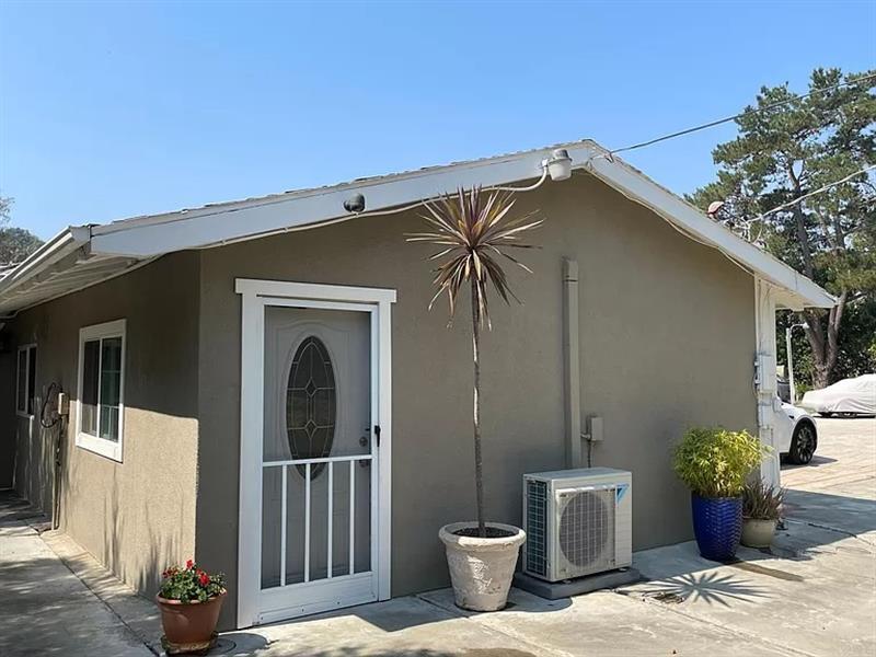 Primary Photo - Hilltop Dr Home
