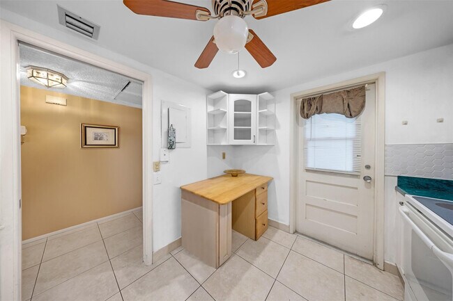 Foto del edificio - 2681 S Course Dr