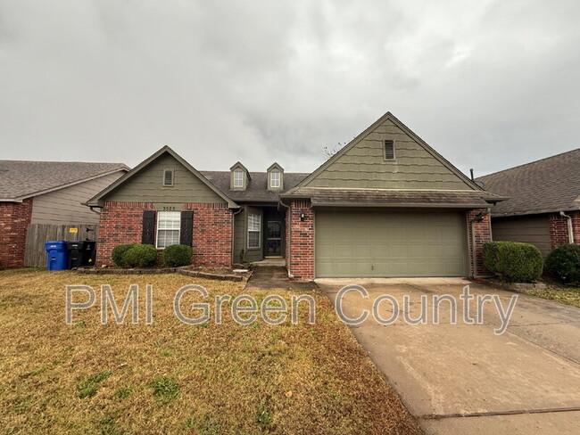 Building Photo - 3525 E Aurora St